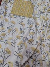 Bedsheet 5 pieces yellow feather