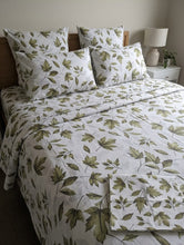 Bedsheet autum green leaf