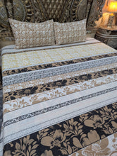Bedsheet 5 pieces black strips