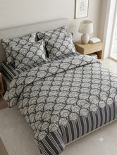 Bedsheet 5 piece black and white damask