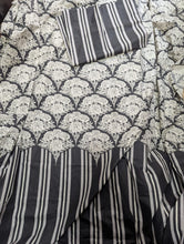 Bedsheet 5 piece black and white damask
