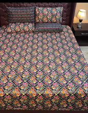 Bedsheet maroon diamonds